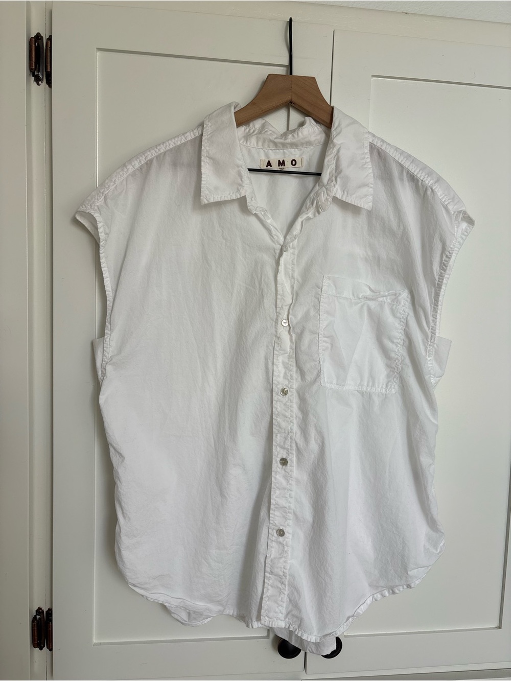 AMO sleeveless blouse
